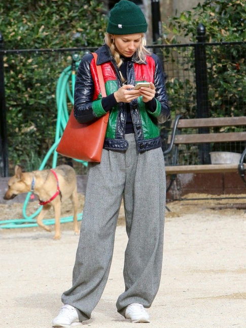 Maxi pantalon  pinces + petit blouson rtro = le bon mix