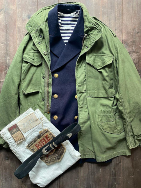 Et si l'on rchauffait nos blazers bleu marine d'une veste militaire kaki ?