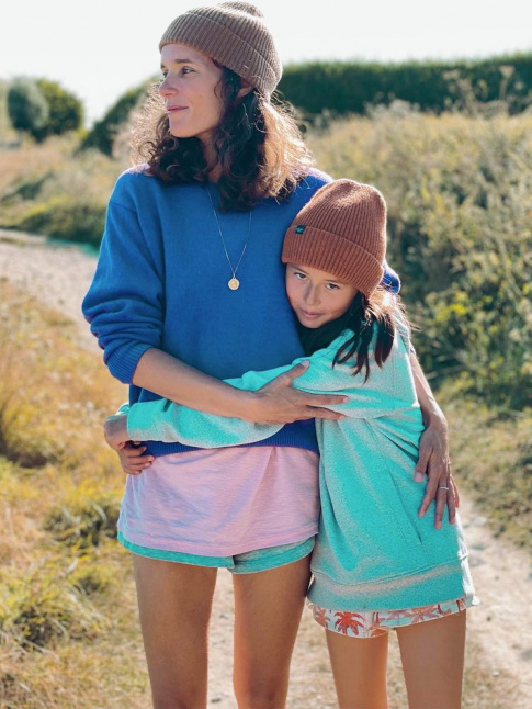 Rien de tel qu'un savant mix de couleurs pour sauver du no look une tenue outdoor  !