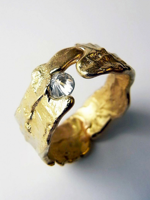 Mlant dlicatesse et asprits, cette bague a tout bon !