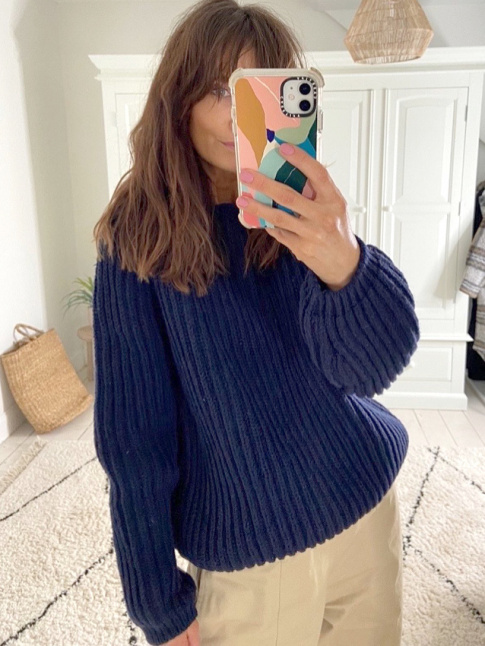 Wanted : un pull  grosses ctes bleu marine !