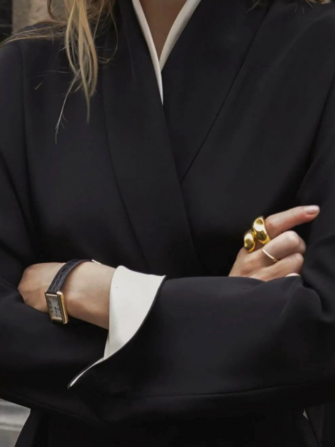 Toujours rhausser ses tenues classiques via des bijoux de caractre !