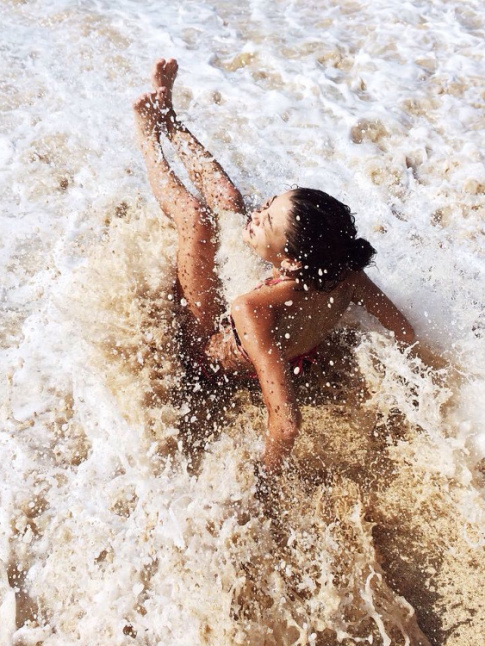 Insouciance + mer joueuse  = le bon mix
