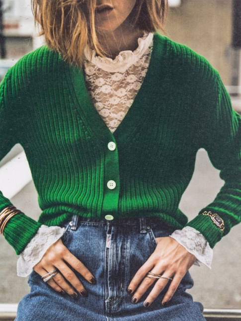 Gilet vert + blouse en dentelle + jean dlav = le bon mix