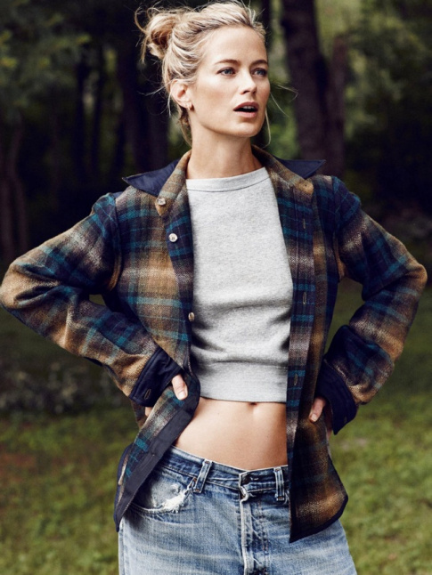 Mlant naturel, casualness et subtile sexyness, ce look a tout bon !