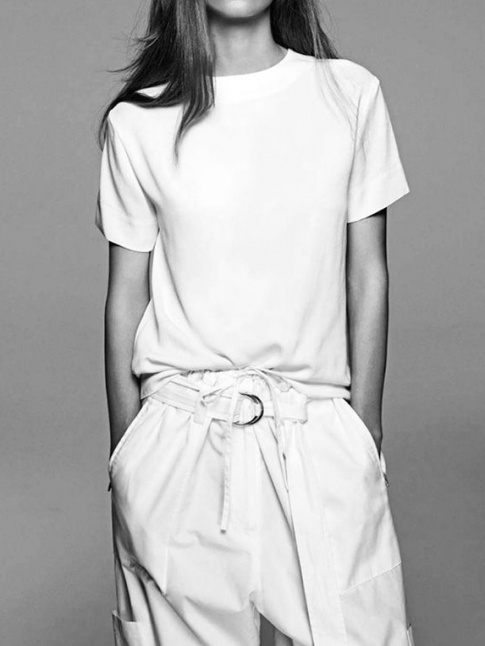 Basique + pice forte + monochrome = le bon mix
