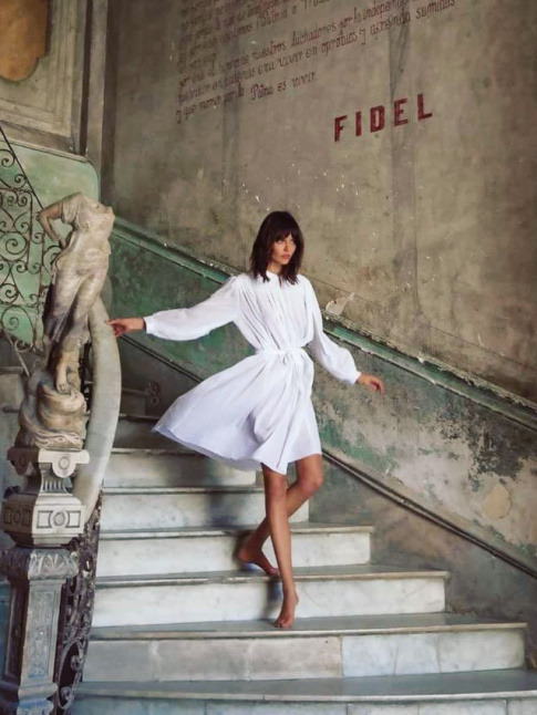 Envie d'une petite robe blanche sobre et arienne...