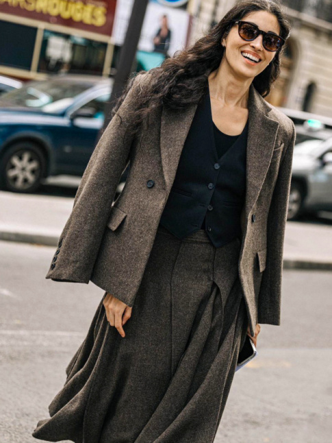 Le costume 3 pices version jupe n'est pas sans charme !