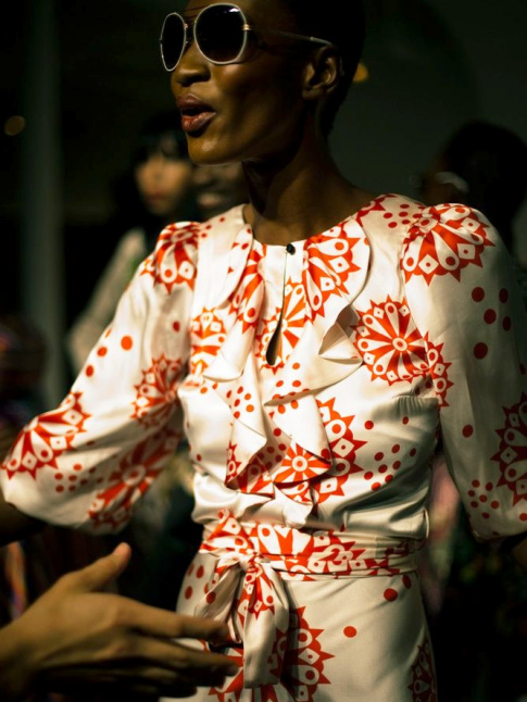 Mlant style rtro et nergie contemporaine, ce look a tout bon !