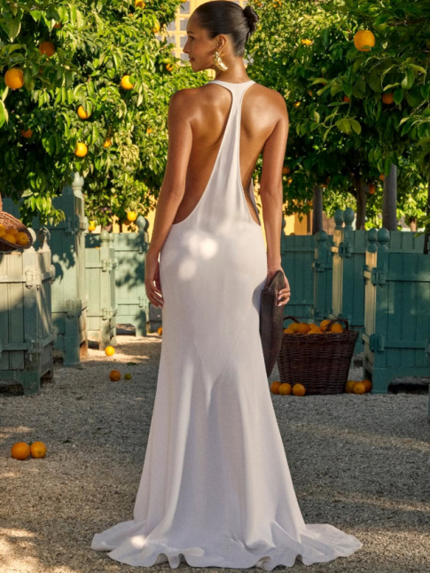 Mlant pure, longueur gnreuse et dos nageur, cette robe a tout bon !