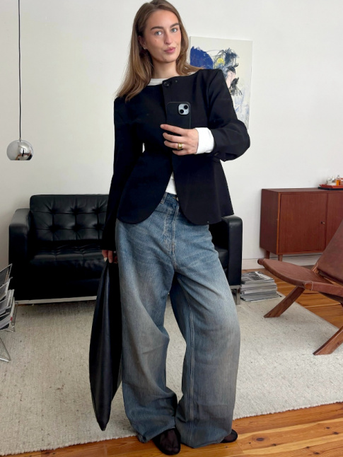 Jean large + blazer cintr = le bon mix