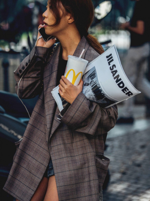 Avec sa dgaine boyish espigle, ce look a tout bon !