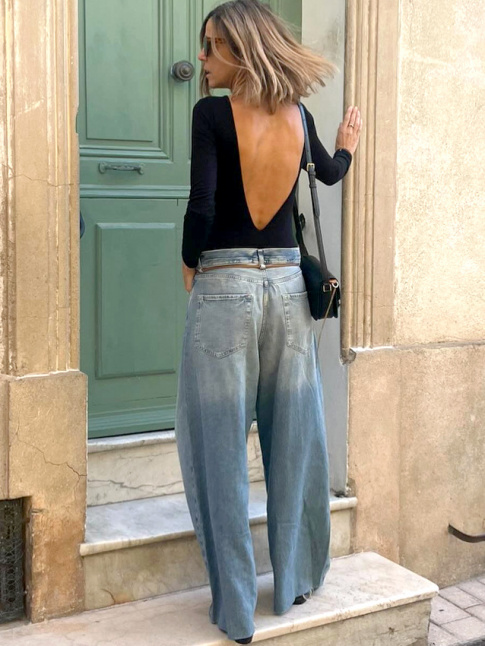 Top dos nu et jean large sont dfinitivement faits pour vivre ensemble !