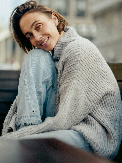 Gros pull + carr brun + sourire = le bon mix