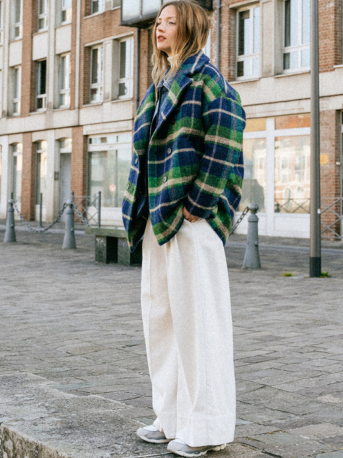 Oui  la rencontre entre carreaux chaleureux et pantalon lumineux !