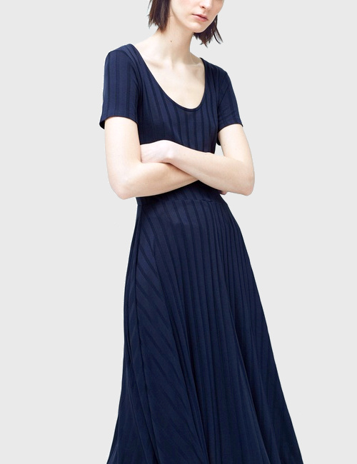 robe bleu marine collant noir