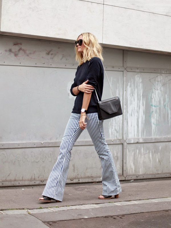 Le jean flare rayé, ou comment allonger discrètement la jambe...