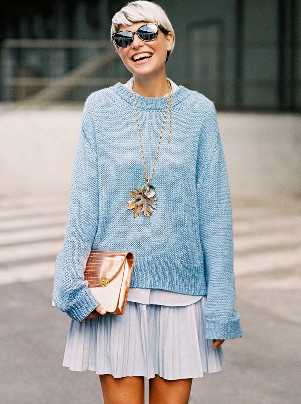 Oui au cama�eu de bleu ciel relev�s d'une touche de dor� !