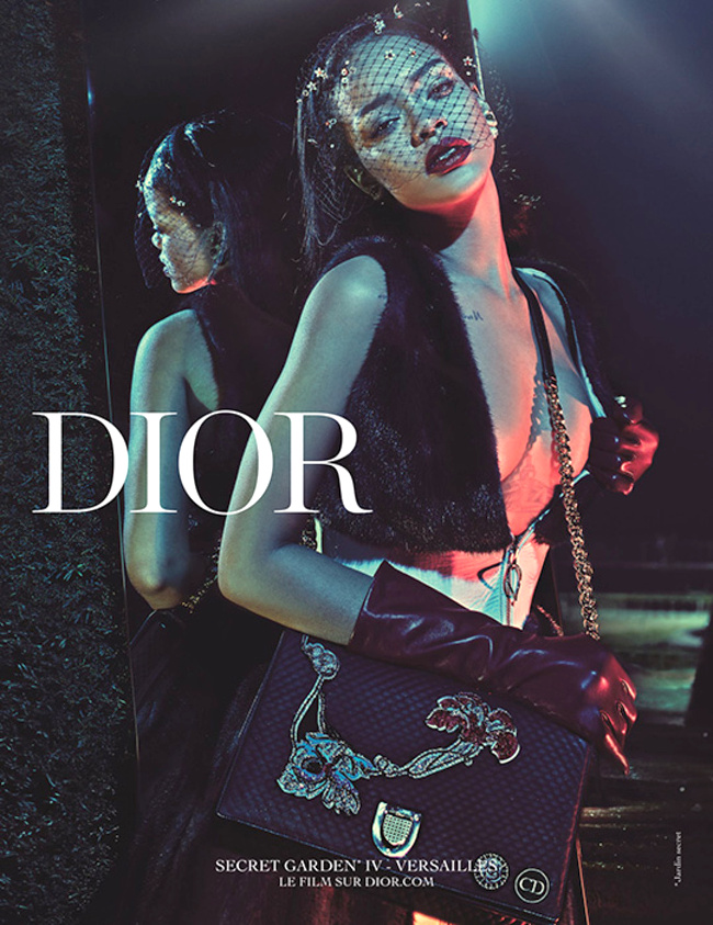Rihanna pose pour Dior
