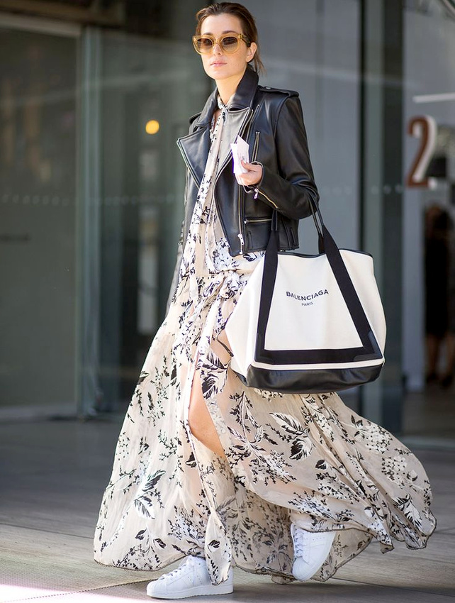 Maxi robe + baskets + perfecto = le bon mix