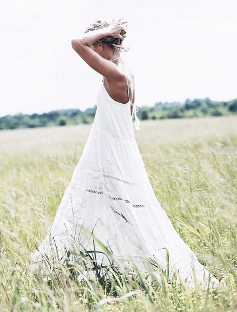 Wanted : une longue robe blanche romantique