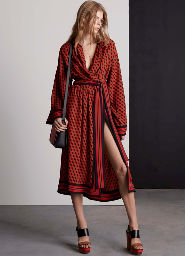 Michael Kors offre une insolente nonchalance � la robe portefeuille