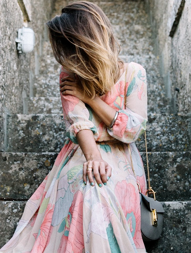 Cet �t�, on n'h�site pas � user et abuser des longues robes fleuries !