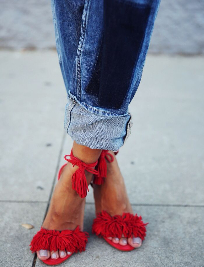 Jean roots + sandales sophistiqu�es hautes perch�es = le bon mix