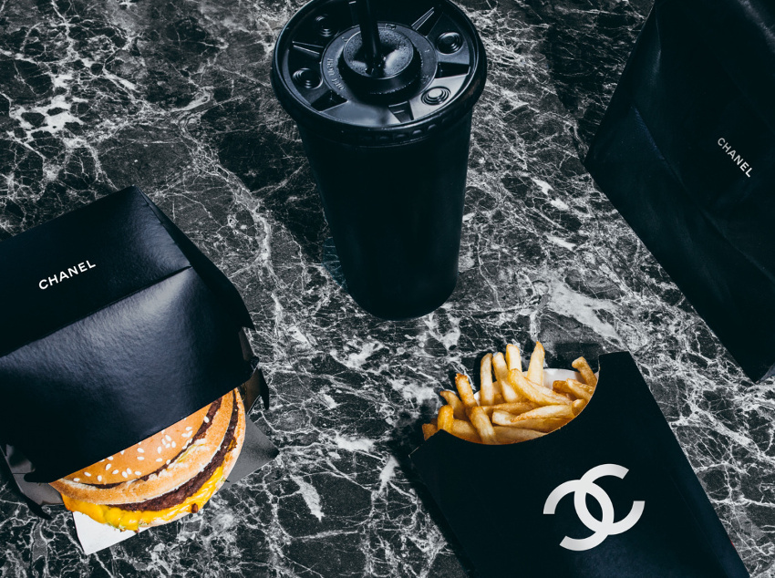 Vu ainsi, la junk food appara�t presque chic...