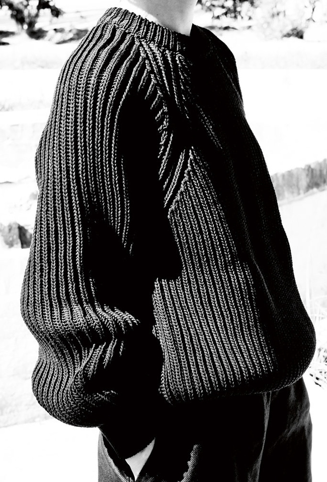 On craque pour les gros pulls de la jeune griffe CristaSeya !