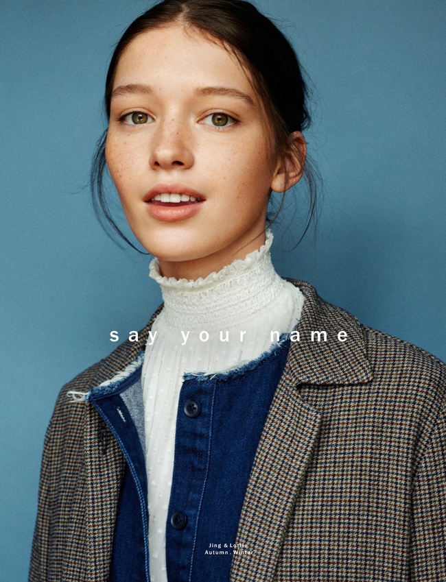 Le col victorien, l'un des d�tails phare de la saison automne/hiver 2015-2016