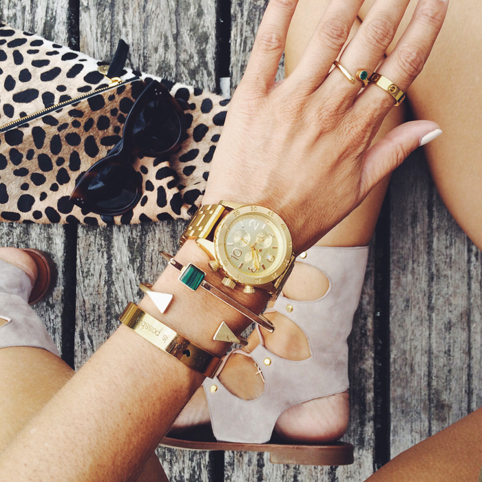 On ne se lasse pas de l'accumulation montre/bracelets !