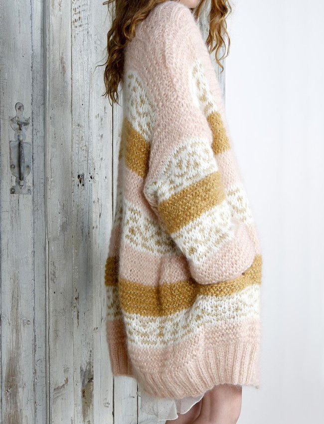 Wanted : un lainage immense et douillet � porter sur une petite robe l�g�re