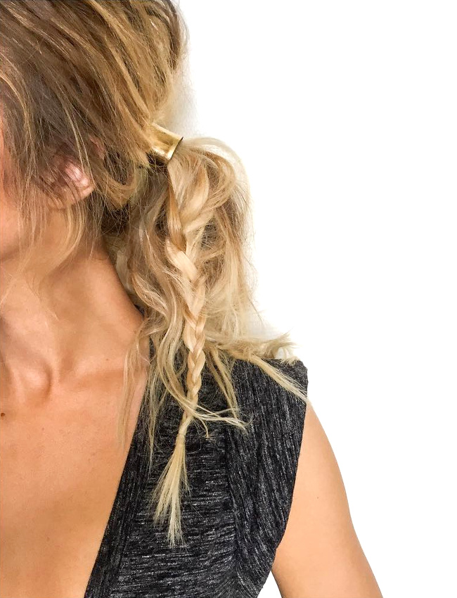 On ne se lasse du hair cuff dor� !