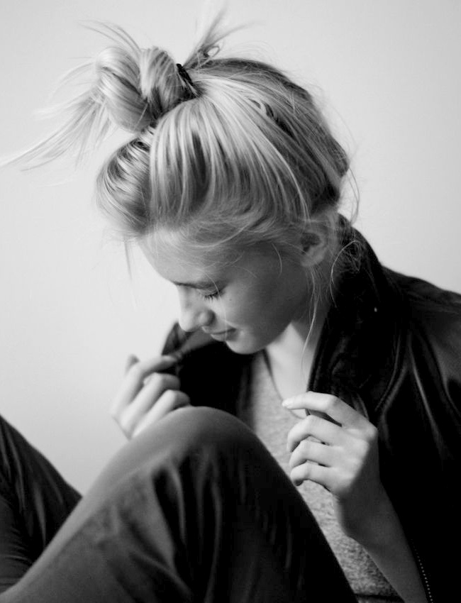 Oui au chignon haut coiff�/d�coiff� !