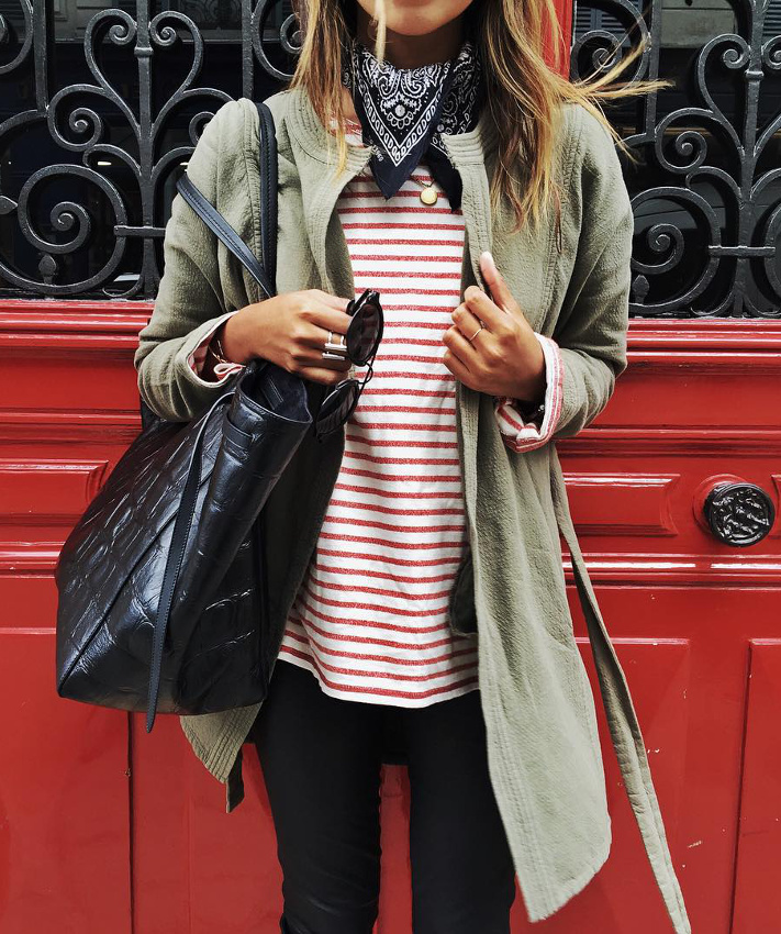 Top ray� rouge et blanc + veste kaki = le bon mix