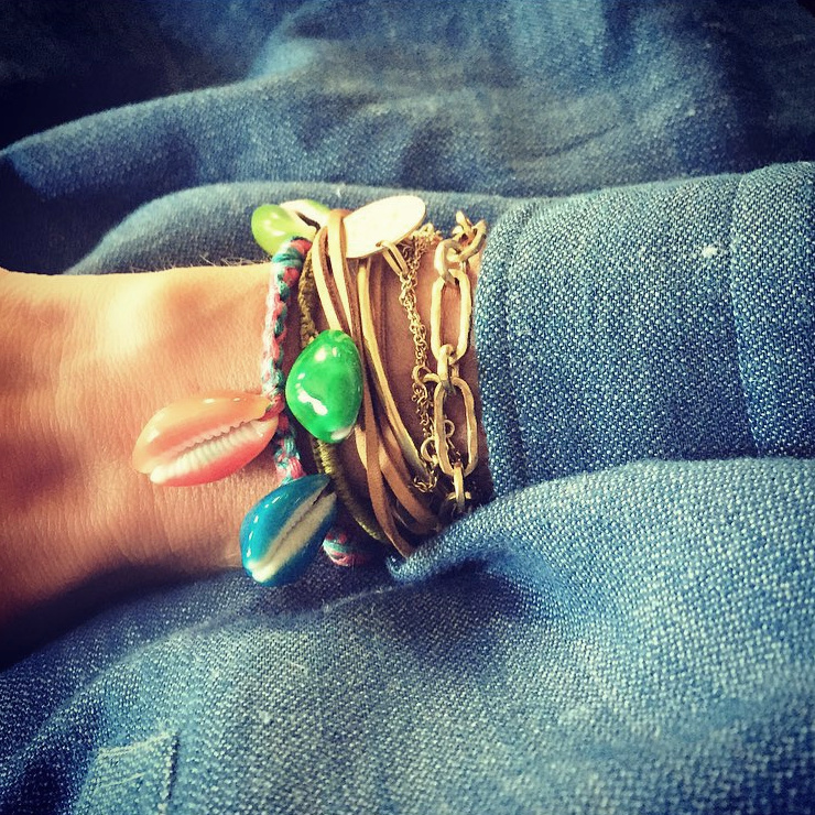 Wanted : un bracelet piqu� de vrais coquillages !