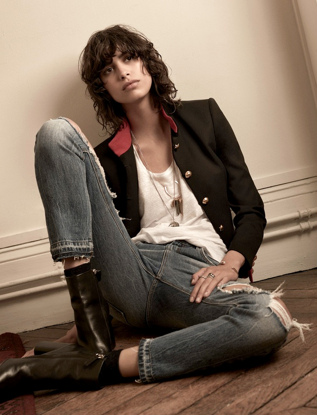 Veste d'officier + jean destroy + bottines � talons carr�s + tee-shirt loose = le bon mix