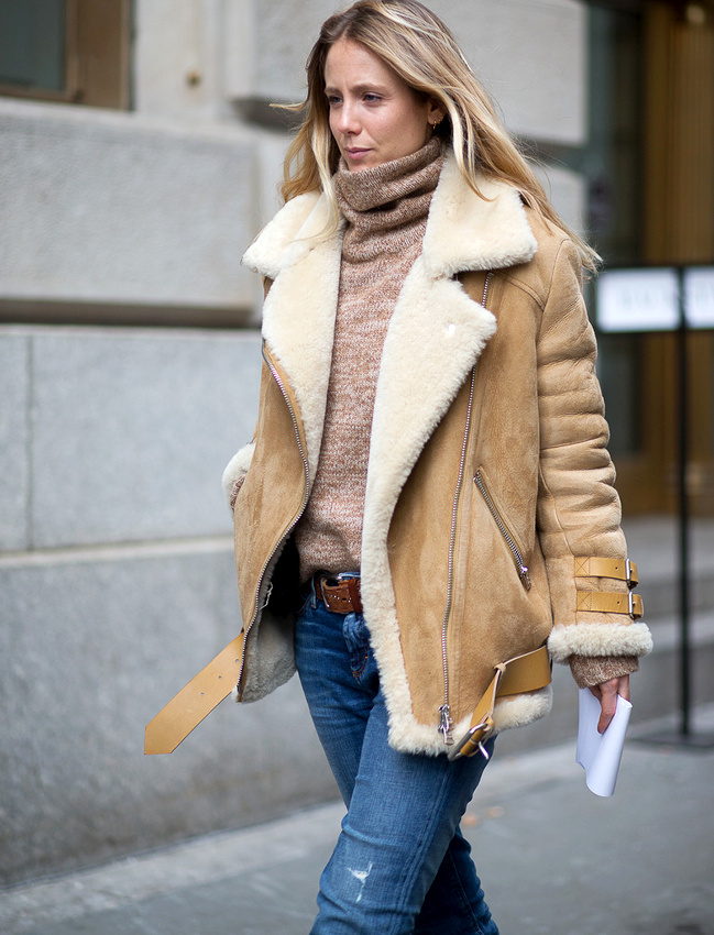 Sorti il y a plusieurs saisons, le blouson oversize de chez Acne n'a pas perdu une once de d�sirabilit�...