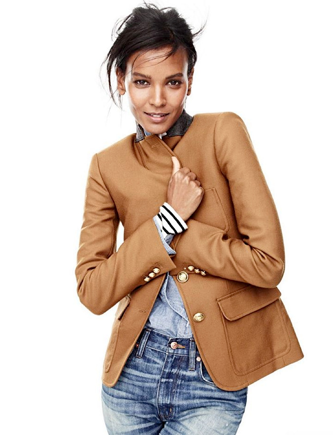 Oui � la superposition blazer camel/chemise en chambray/marini�re !