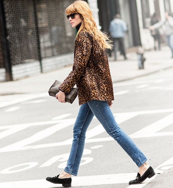 Veste l�opard + jean 7/8 + mocassins noirs = le bon mix
