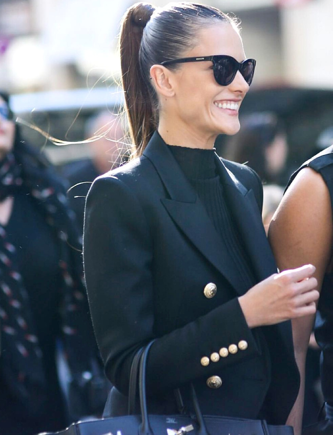 Difficile de faire plus casual chic qu'une queue de cheval haute !