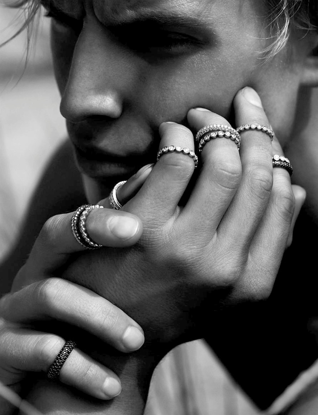 Wanted : des bagues de phalange � chaque doigt