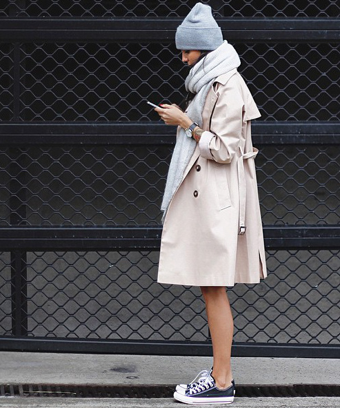 Maxi �charpe + bonnet + jambes nues = le bon mix ?