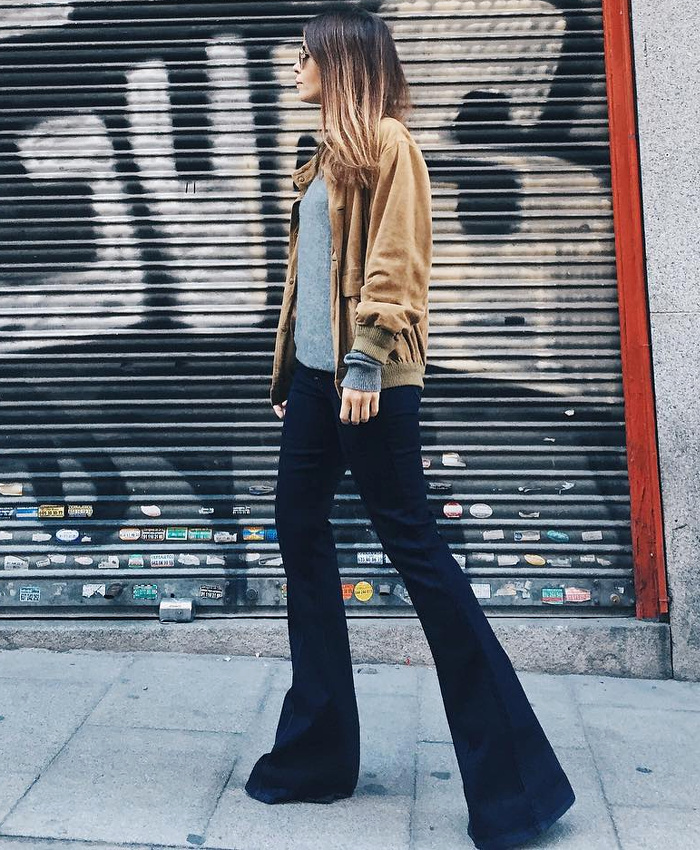 Oui au duo jean ultra flare/blouson en daim vintage !