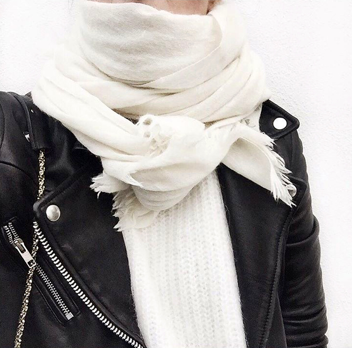 Le noir et blanc sied bien aux tenues d'hiver !