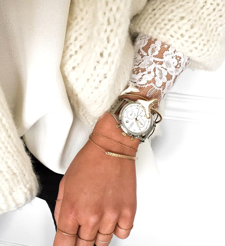 Dentelle et maille duveteuse sont faites pour s'entendre...