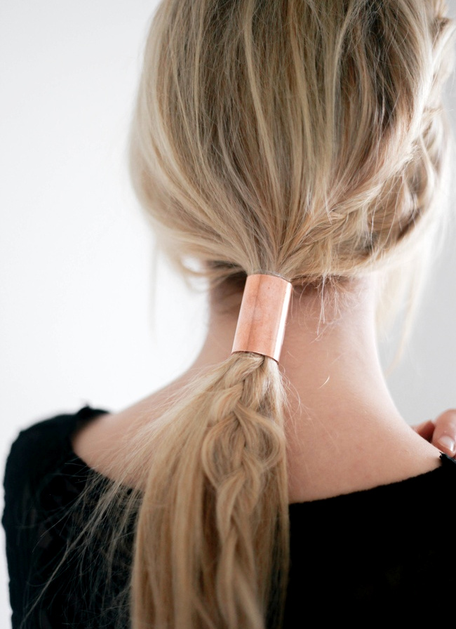 Oui � la queue de cheval agr�ment�e d'une tresse floue !