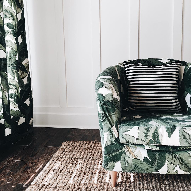 Rayures marini�re + imprim�s tropicaux = le bon mix d�co