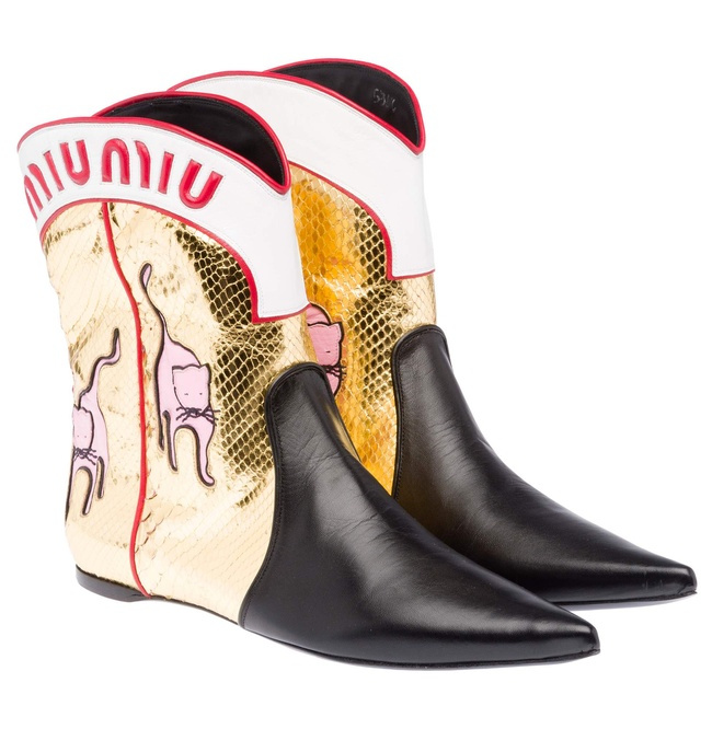 Pour ou contre les santiags plates Miu Miu ?